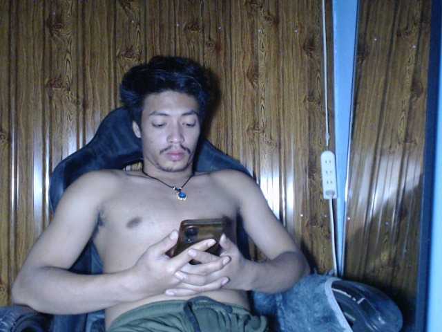 Live sex webcam photo for DrakeDeep666 #290341360