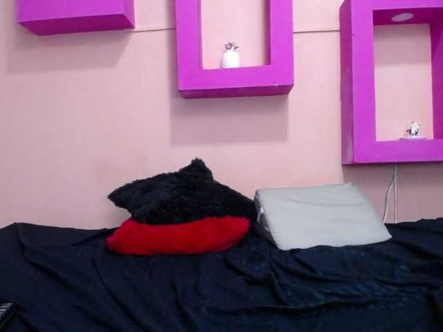 Live sex webcam photo for Drakulas-1 #272893117