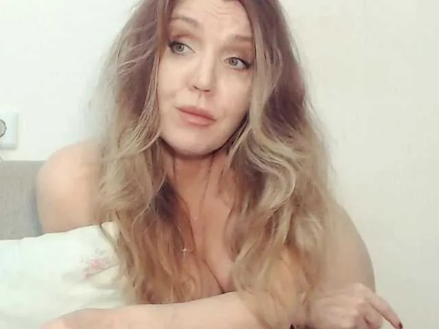 Live sex webcam photo for Drakulaura1 #291532291