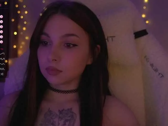 Live sex webcam photo for DrammaQueennnn #290317782