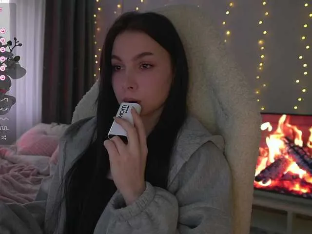 Live sex webcam photo for DrammaQueennnn #290501187
