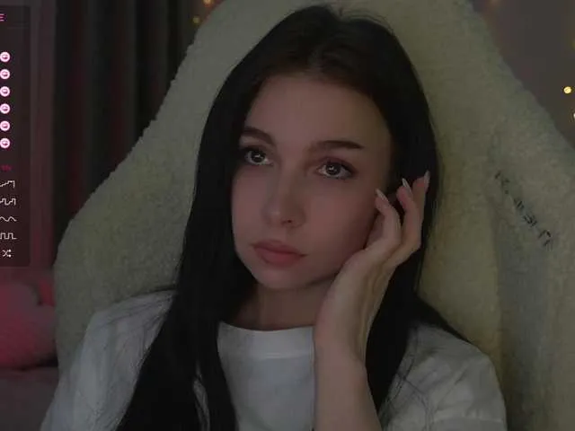 Live sex webcam photo for DrammaQueennnn #290524741
