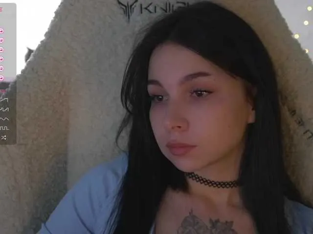 Live sex webcam photo for DrammaQueennnn #290594496