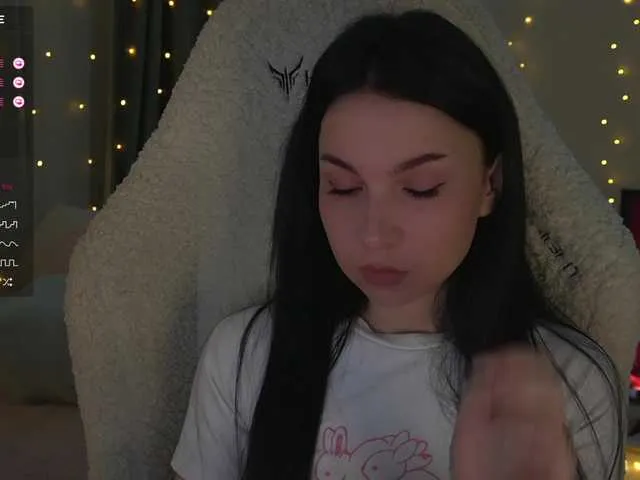 Live sex webcam photo for DrammaQueennnn #290597201
