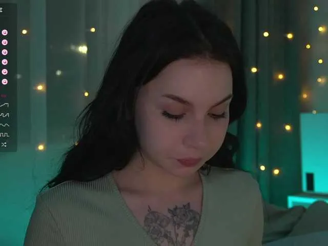 Live sex webcam photo for DrammaQueennnn #290681208