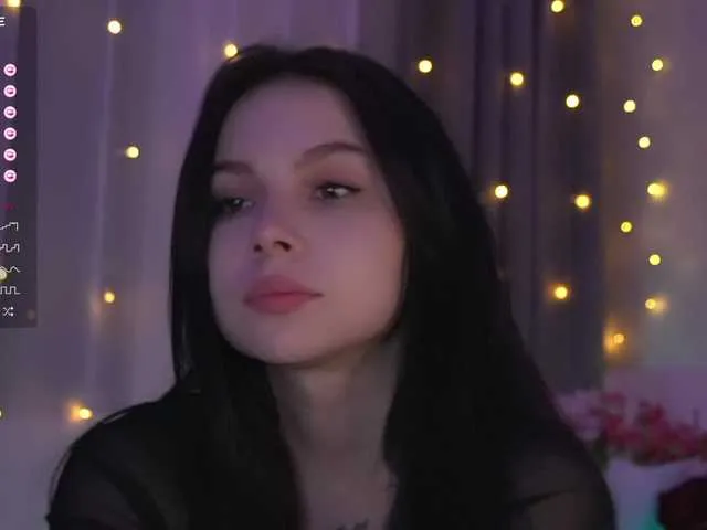 Live sex webcam photo for DrammaQueennnn #290714427