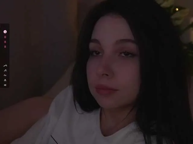 Live sex webcam photo for DrammaQueennnn #290916643