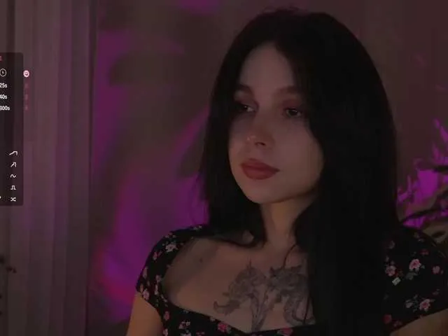 Live sex webcam photo for DrammaQueennnn #291011208