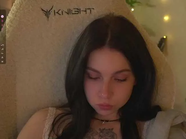 Live sex webcam photo for DrammaQueennnn #291158851