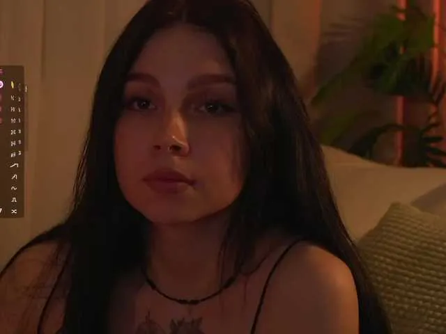 Live sex webcam photo for DrammaQueennnn #291276210