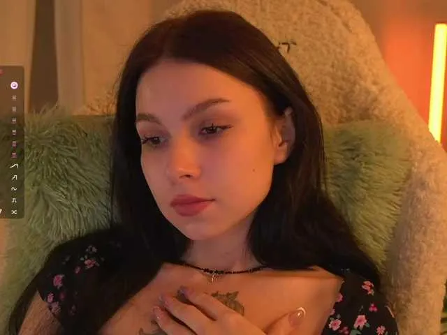 Live sex webcam photo for DrammaQueennnn #291436378