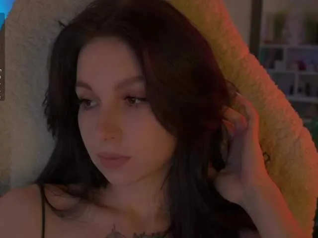 Live sex webcam photo for DrammaQueennnn #291809272