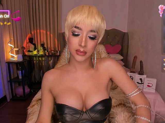 Live sex webcam photo for DreamGoddess #290539903