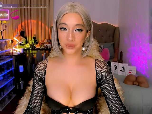 Live sex webcam photo for DreamGoddess #291178397