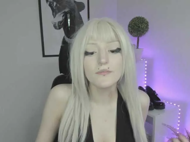 Live sex webcam photo for DreamNIKA #293975102
