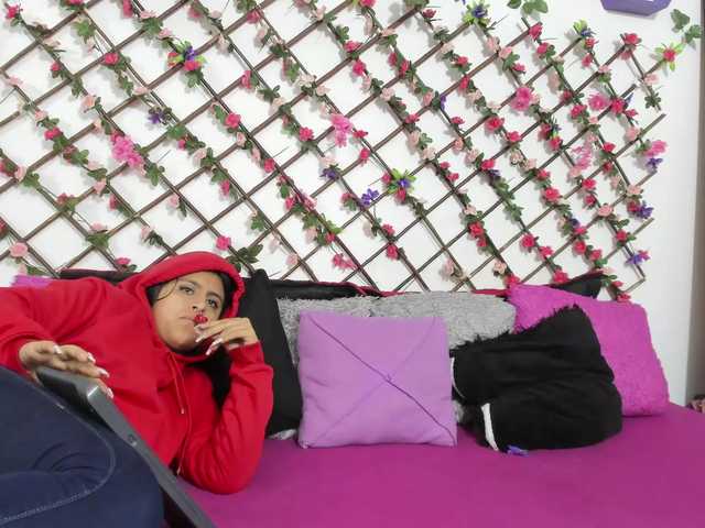 Live sex webcam photo for Dreamgirlss #291112382