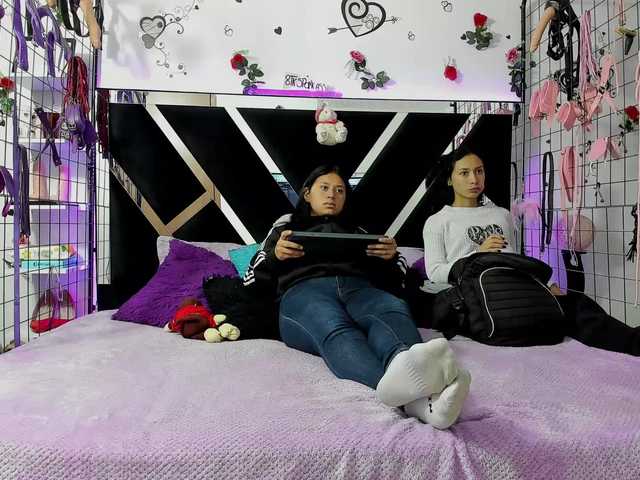 Live sex webcam photo for Dreamgirlss #291399347