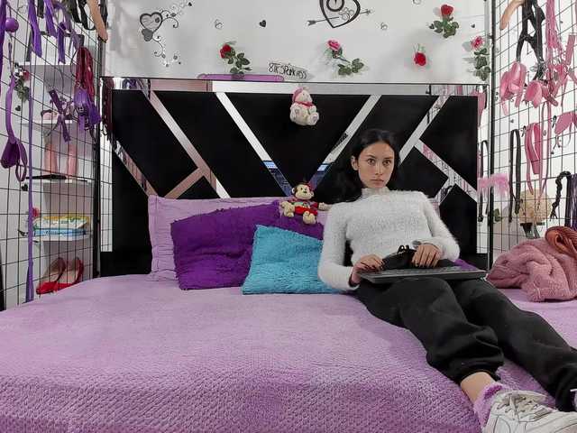 Live sex webcam photo for Dreamgirlss #291439779