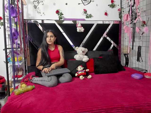 Live sex webcam photo for Dreamgirlss #291569794