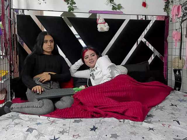 Live sex webcam photo for Dreamgirlss #291623726