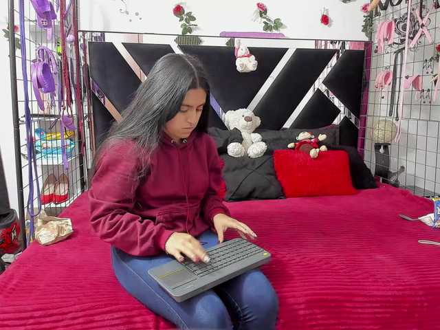 Live sex webcam photo for Dreamgirlss #291681370