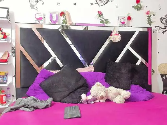 Live sex webcam photo for Dreamgirlss #291833170