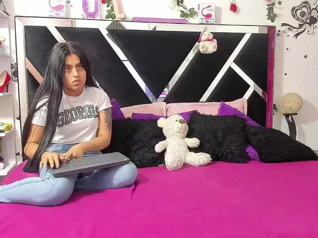 Live sex webcam photo for Dreamgirlss #291860043