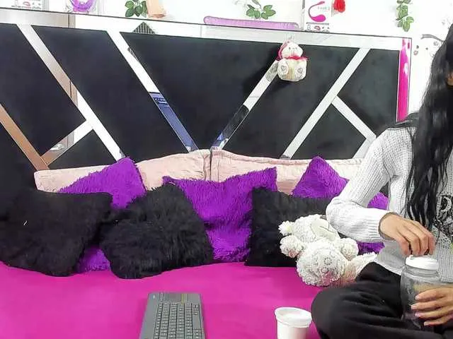 Live sex webcam photo for Dreamgirlss #291900731