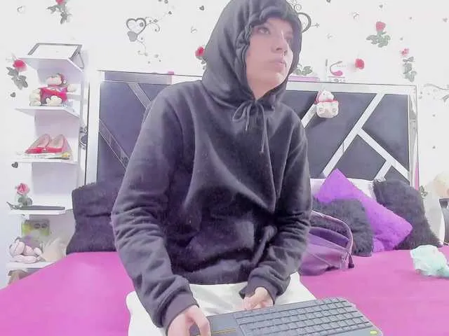 Live sex webcam photo for Dreamgirlss #291948346