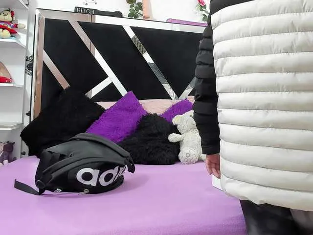 Live sex webcam photo for Dreamgirlss #292034442