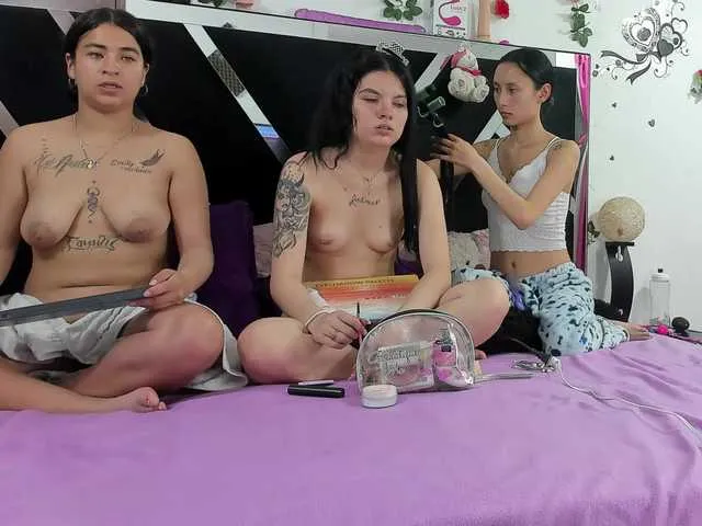 Live sex webcam photo for Dreamgirlss #292035114