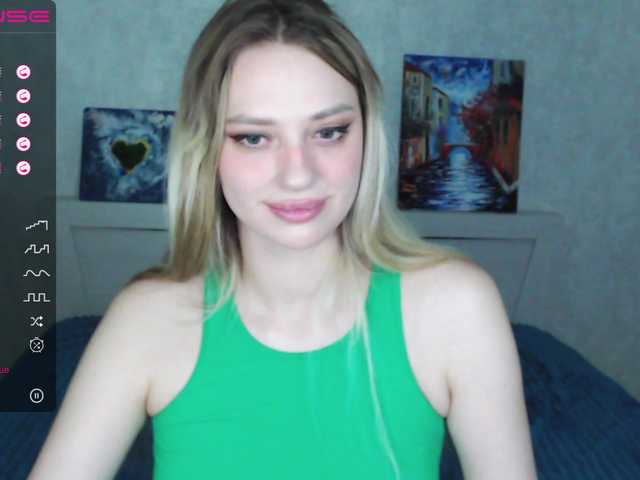 Live sex webcam photo for DreamyAngely #275700439