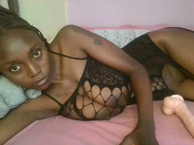 Live sex webcam photo for Drippqueen254 #290714880