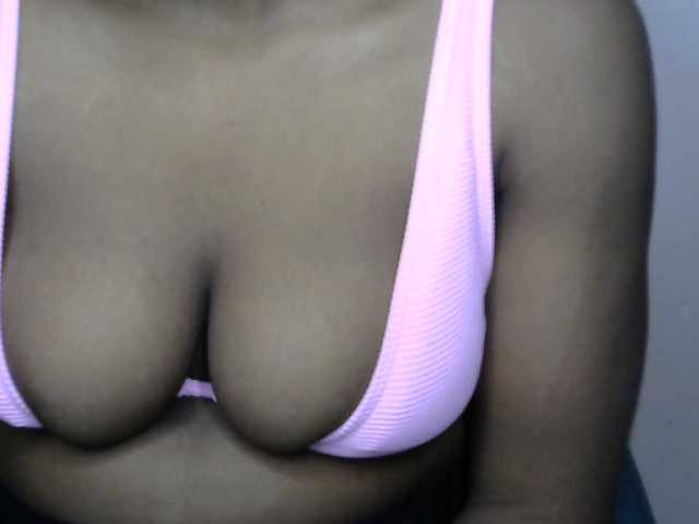 Live sex webcam photo for Drippypussy07 #294089648
