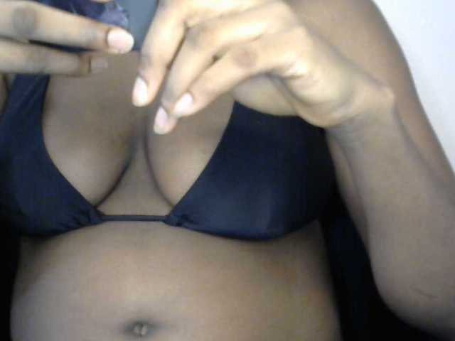 Live sex webcam photo for Drippypussy07 #294198662