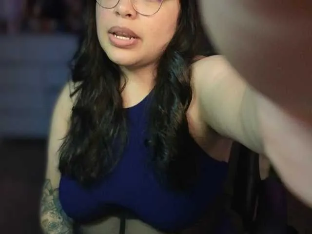 Live sex webcam photo for Drizzypeach #290983065