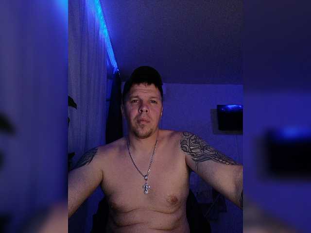 Live sex webcam photo for DuG040 #276531873