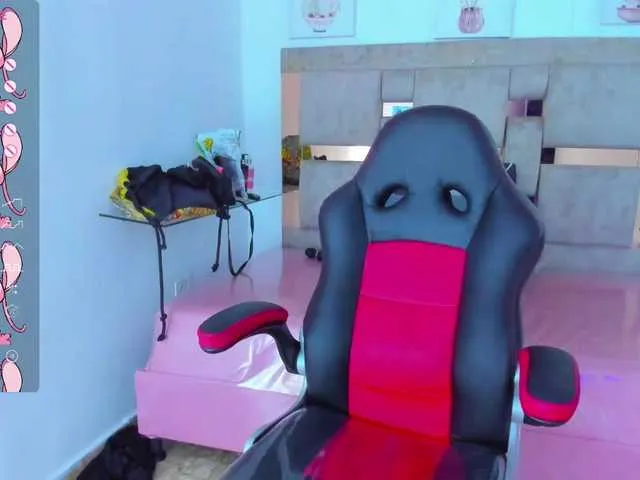 Live sex webcam photo for DulceMarie #284543508