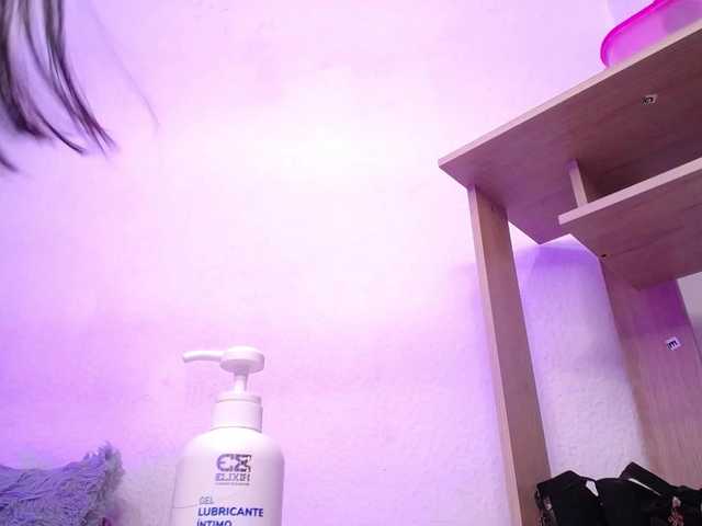 Live sex webcam photo for DulceSlutty #288157107