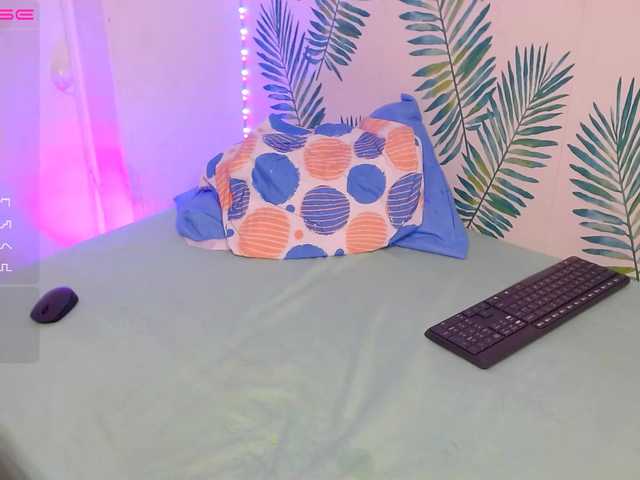 Live sex webcam photo for Dulcezoett #275583179