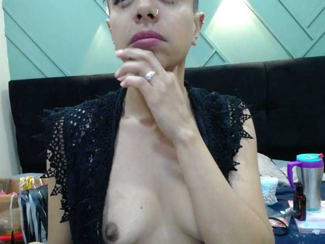 Live sex webcam photo for DvorahRusso #274587272