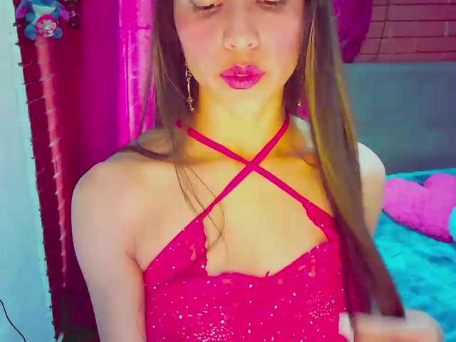 Live sex webcam photo for Dximena09 #275870136