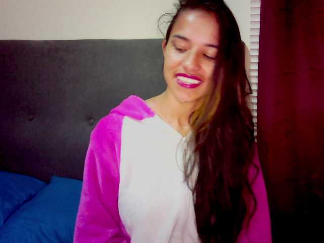 Live sex webcam photo for Dximena09 #276530771