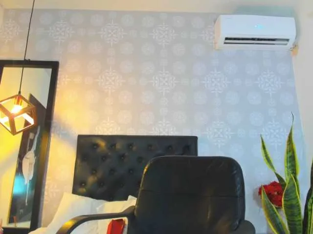 Live sex webcam photo for EBONYBREASTVH #287979076