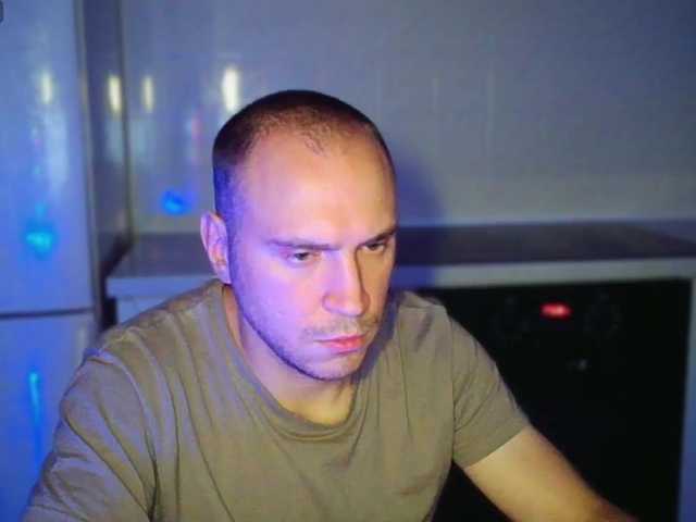 Live sex webcam photo for EHOT-111 #283381693