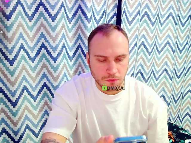 Live sex webcam photo for EHOT-111 #290372846