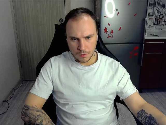 Live sex webcam photo for EHOT-111 #290483478