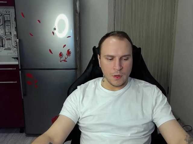 Live sex webcam photo for EHOT-111 #291278196