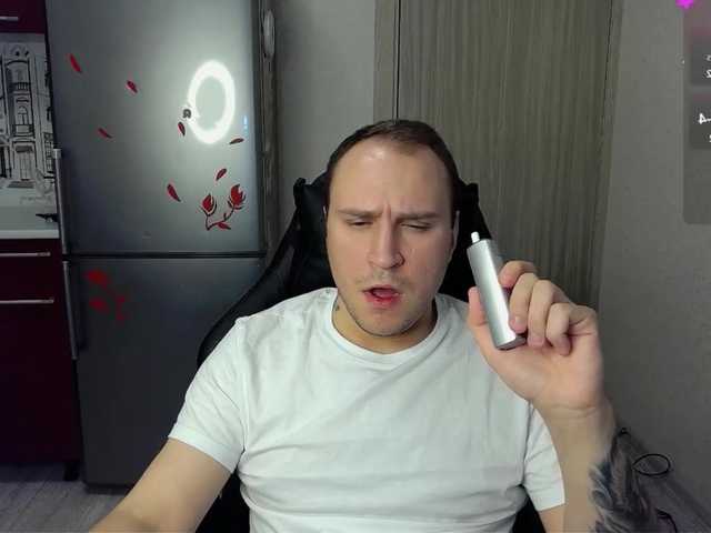 Live sex webcam photo for EHOT-111 #291449562