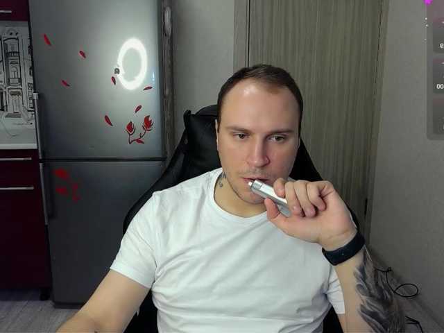 Live sex webcam photo for EHOT-111 #291507948